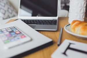 kaboompics.com_Desk with laptop, pencil, Apple iPhone 6 Plus